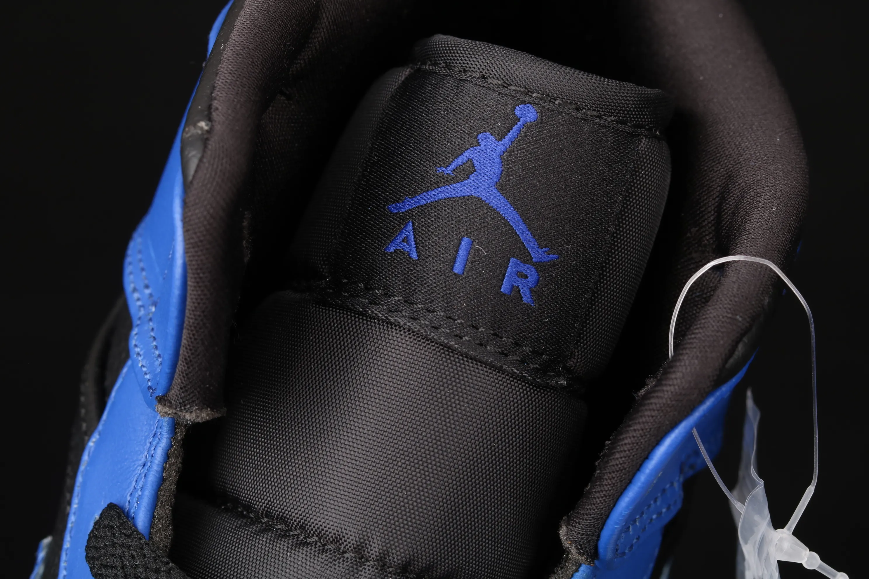 All categories Air Jordan Jordan series basketball shoes Air Jordan 1 Mid Air Jordan 1 Mid AJ1 Joe 1 black and blue China basketball shoes 554724-077